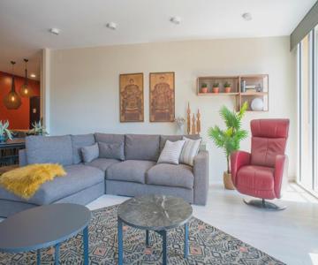 Apartaments Turístics Cardona, Magi