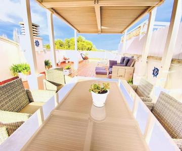 Penthouse With 95m2 Solarium, Pool And Seaview Thehavenescape