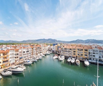 Apartamento C Frente Al Canal Con Terraza