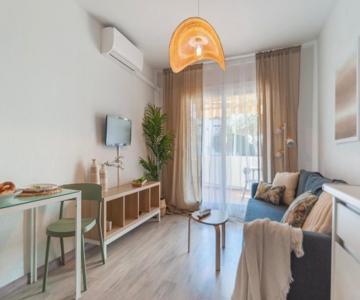 Apartamento Con Terraza Cerca De La Playa By Insidehome
