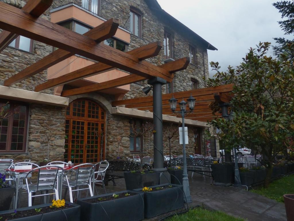 Hostal Vall D'Aneu