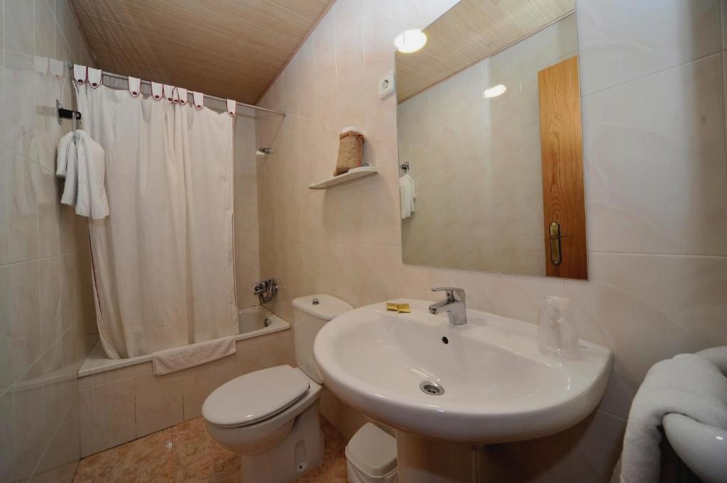 Hostal Vall D'Aneu