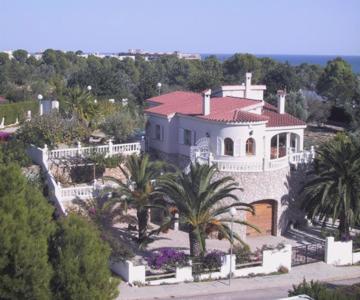 Imposante Ferienvilla Mit Großem Pool