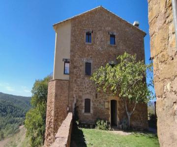 Castell De Ceuró. Hotel Rural