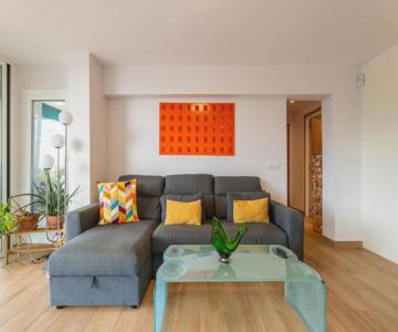 Luxury Designer Beach Front Two Bedroom Apartment