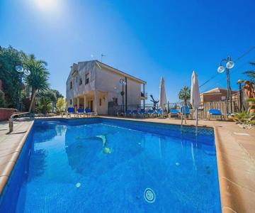 Casa De 2000 M2 Piscina Mar Barbacoa Y Felicidad