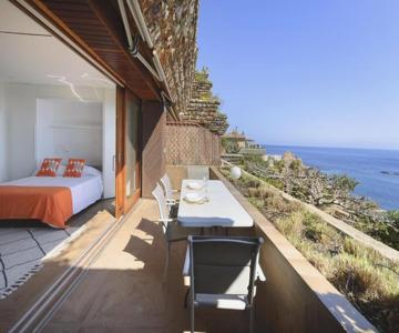 Lets Holidays Modern Sea Views Apartment