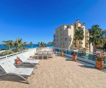 Beachfront Luxury Apartment Albir