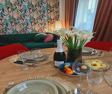 Art Deco Boutique Julia