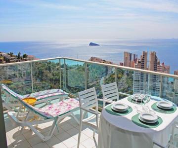 Skyline 33 Two Bedroom Apartment With Sea Views