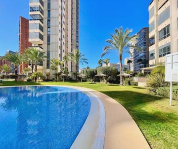 Gemelos 26 Pool Levante