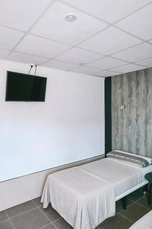 V Pension & Suites