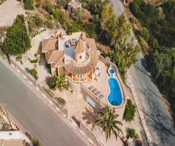 Roca De Leones By United Renters