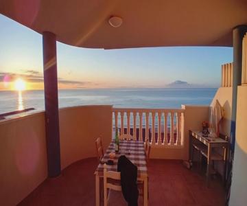 Vistas Expectaculares De 90º Al Mar Desde Su Terraza