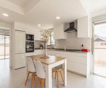 Ático Con Terraza Y Piscina