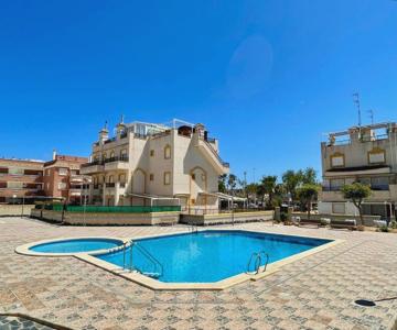 Family Stay House With Pool