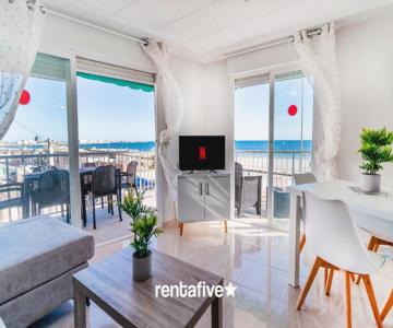 Rentafive Primera Línea Terraza Reformado