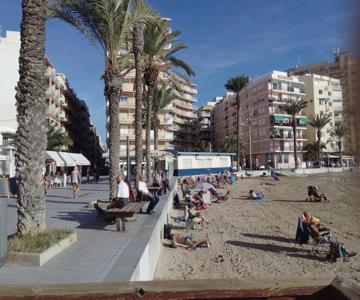 Apartment Only 250m From The Beach Los Locos