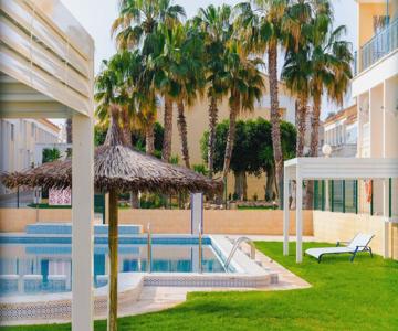 Nice House With Tennis Court,sports And Playground