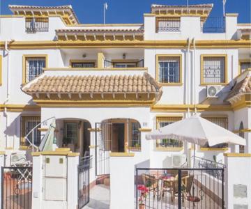 Beautiful Home In Torrevieja With Outdoor Swimming Pool