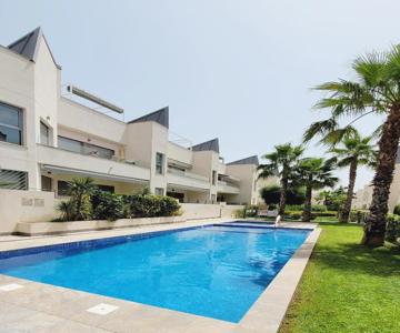 Pmt01 - Modern, Luxury With Heated Pool