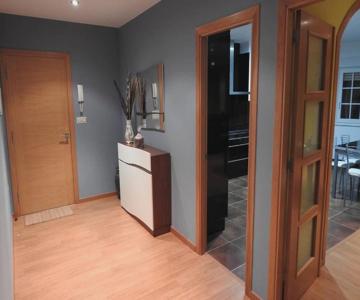 Apartamento De 4 Dormitorios En Camariñas