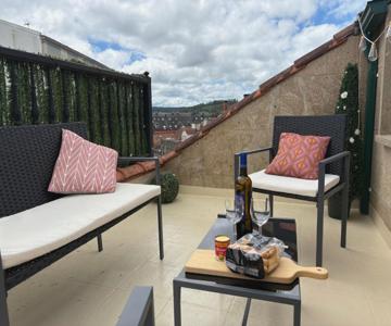 Ático Luminoso Con Terraza