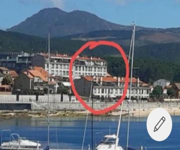 A Pie De Playa De Ribeira