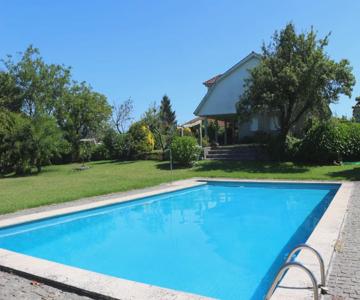 Chalet Con Piscina