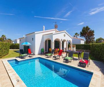 Villa Avellano by Villa Plus