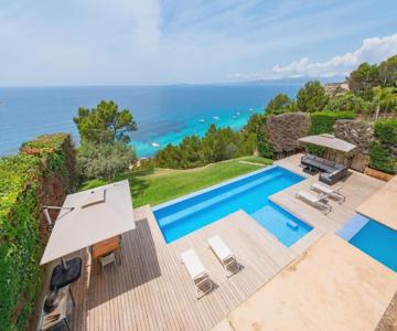 Herce Property - Minimalist & Mediterranean