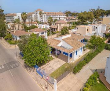 Villa Reus Alcudia  by Mallorca Villa Selection