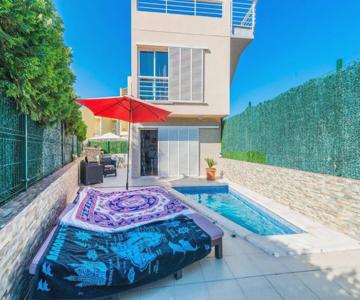 3 Bedrooms House With Private Pool And Enclosed Garden At Puerto De Alcudia 1 Km Away From The Beach