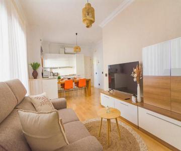 Cozy Apartment With Pool, Parking And Sea View