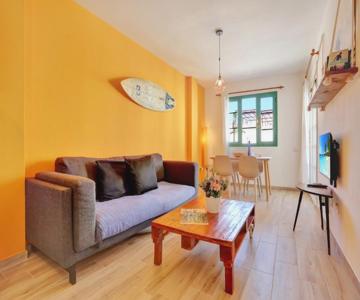 New! Ideal Flat For Groups To Work Or Surf