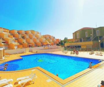 2 Bed Apartment close to the beach and Siam park