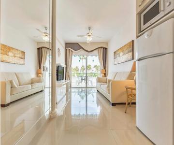 Luxury Apartment With Ocean View