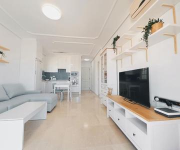 Charming & Sunny Apartment With Ocean View