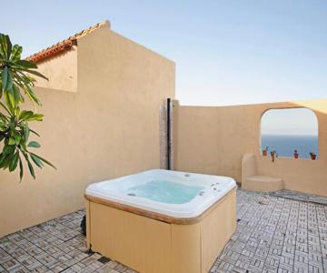 Jacuzzi Comfort Sea Views Stay