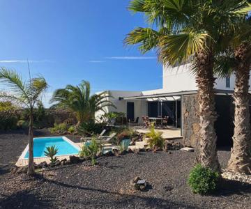 Majanicho Rock - Villa With Heated Pool