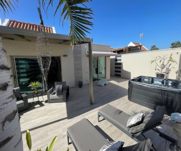 Luxury Palm Beach Bungalow