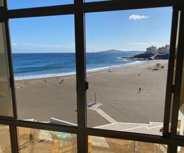 Beachfront Apartment Incl Highspeed Wifi