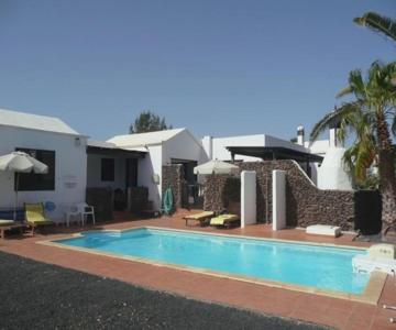 Villa Mit Pool Und Herrlichem Meerblick