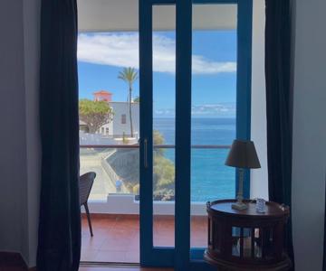 Ocean Views. Flat 3 Bedrooms.