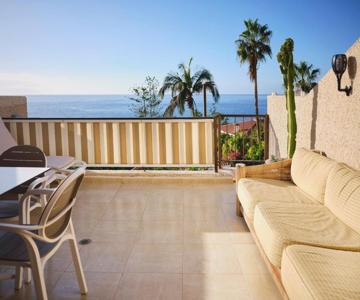 Sunset Magnolia Oceanview Apt