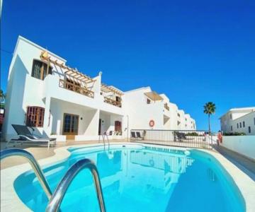 Heated pools-200m beach- Wifi
