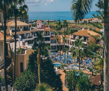 AQUA Oceanfront - Parque Albatros heated pool complex - Tropical Dream