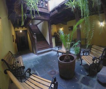 Casa Montañez, Caserón Histórico