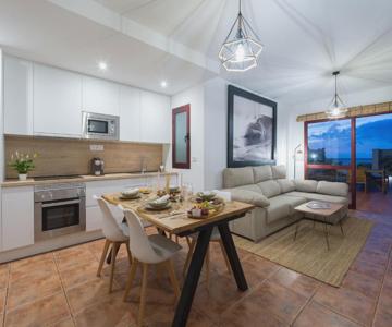 Giraud II - Secluded Beachfront Duplex