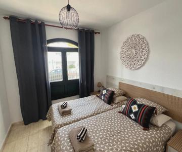 Central One Bedroom Apartment With Communal Pool - Casa Julie